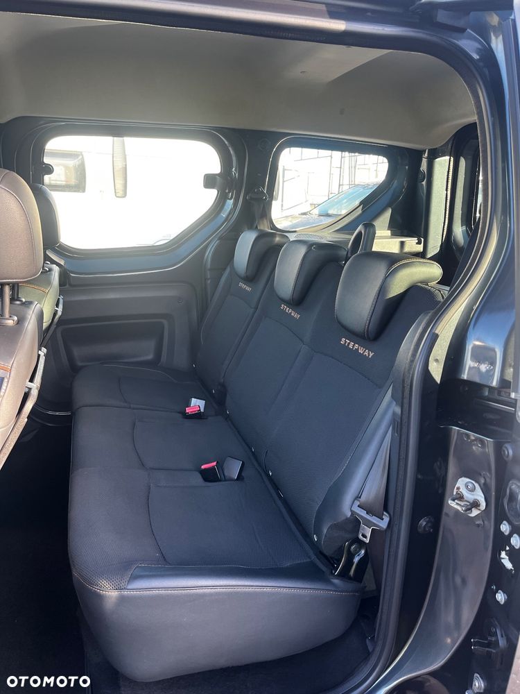 Dacia Dokker TCe 115 Stepway - 37