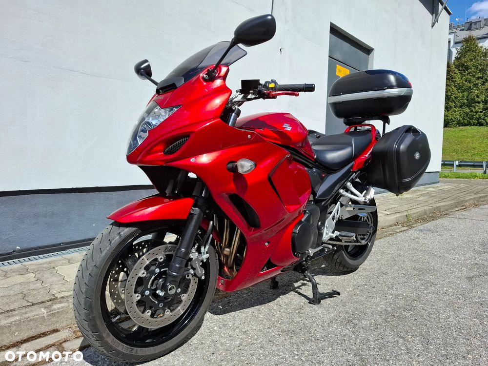 Suzuki GSX - 21