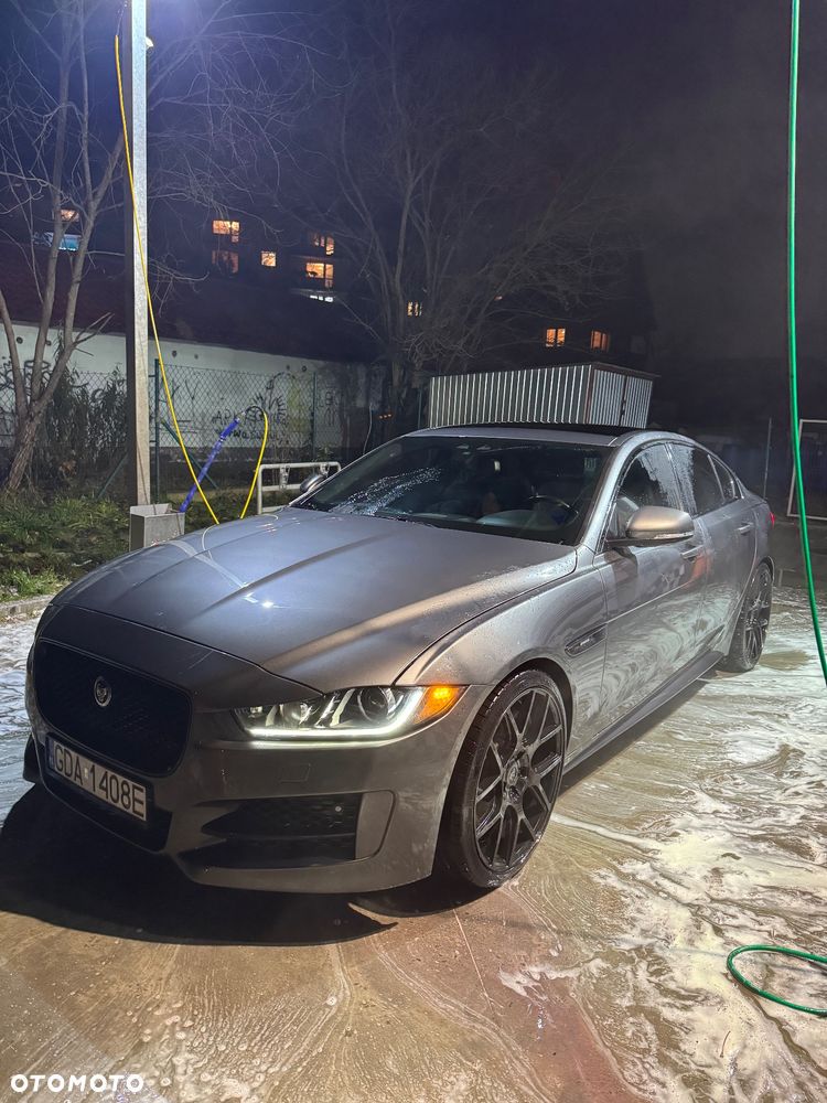 Jaguar XE - 21