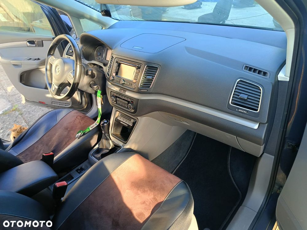 Volkswagen Sharan - 11