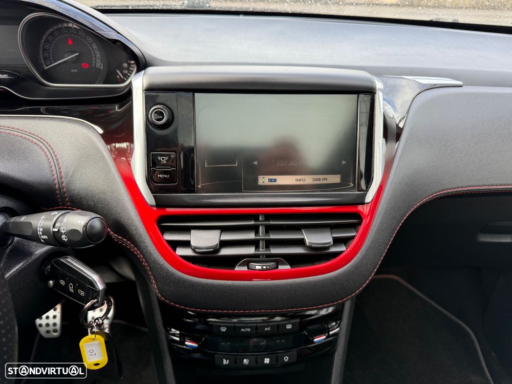 Peugeot 208 GTI 200 THP - 31