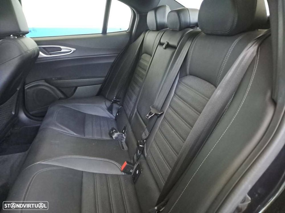 Alfa Romeo Giulia 2.2 D Sprint Q4 AT8 - 10