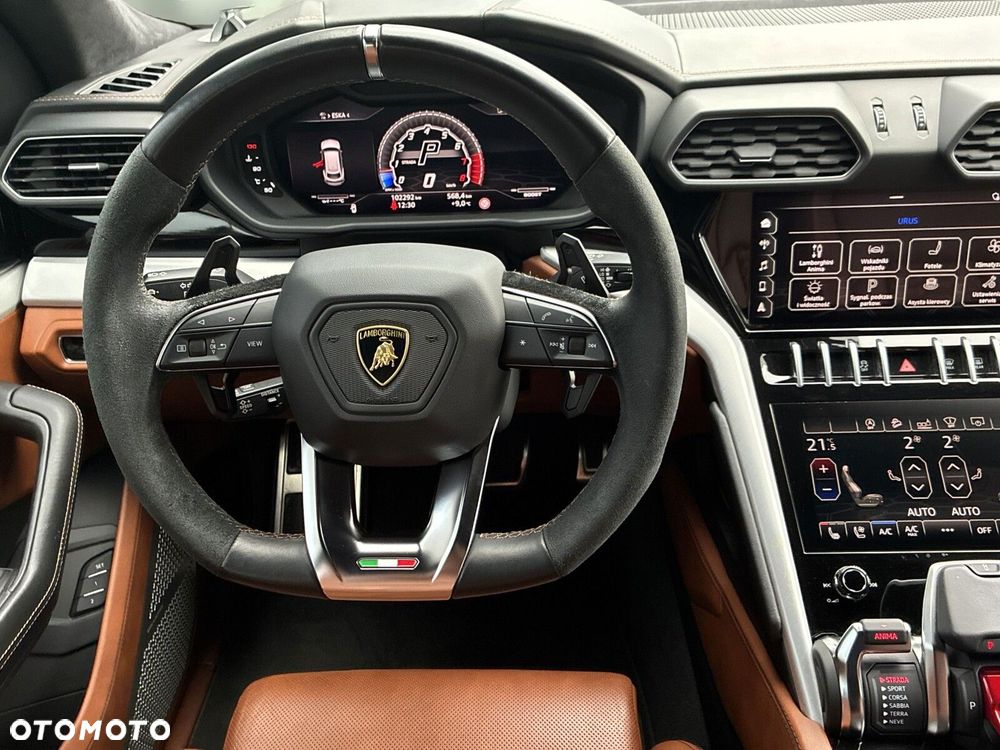 Lamborghini Urus - 16