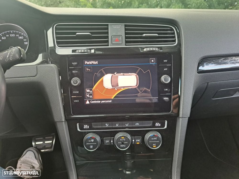 VW Golf 2.0 TDI DSG Sound - 23
