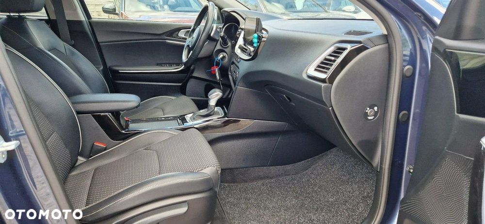Kia XCeed - 31