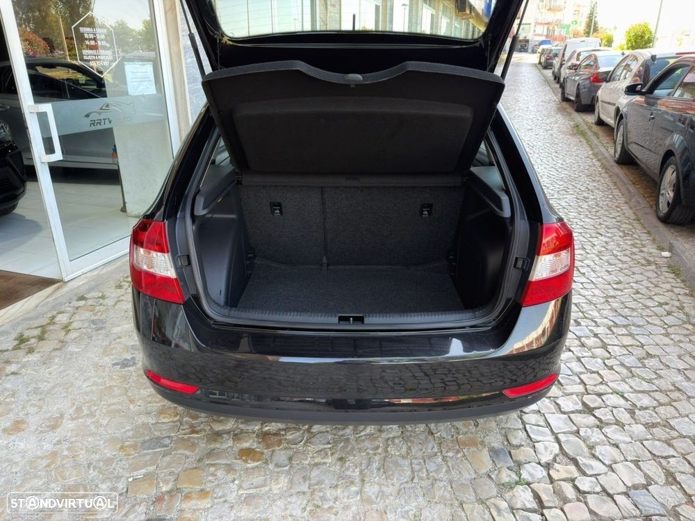 Skoda Rapid Spaceback 1.6 TDi Ambition - 23
