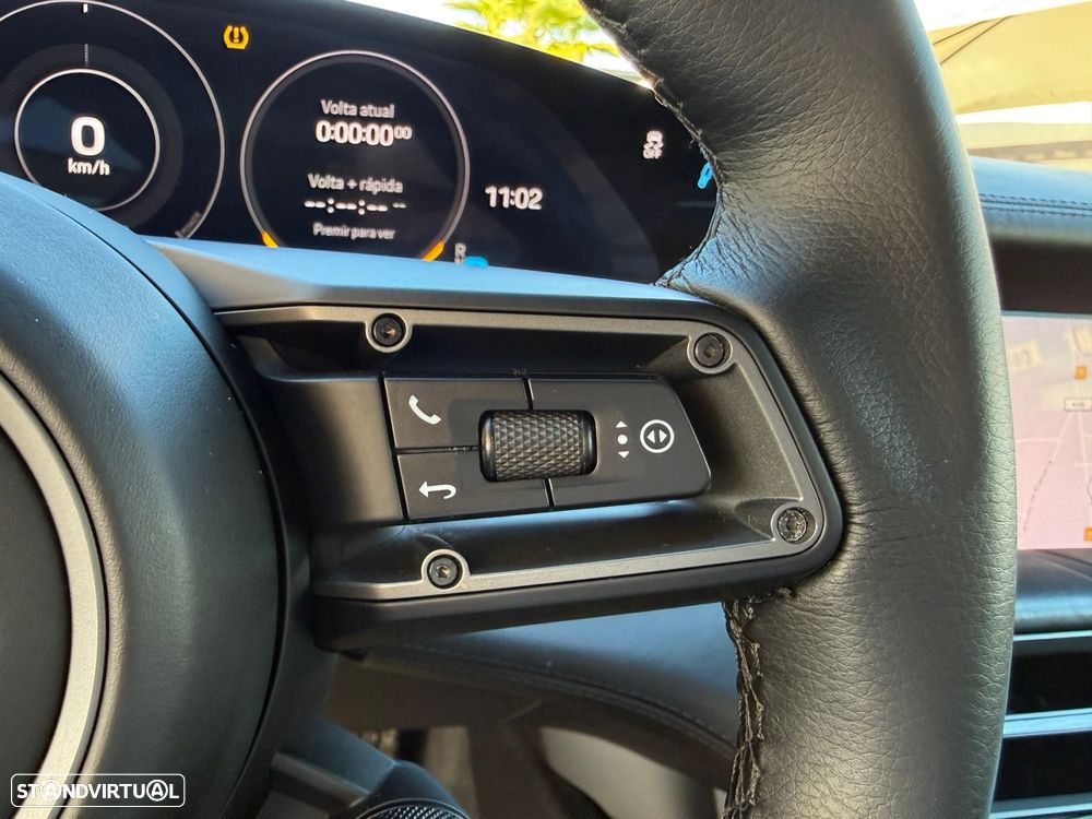 Porsche Taycan 4S - 26