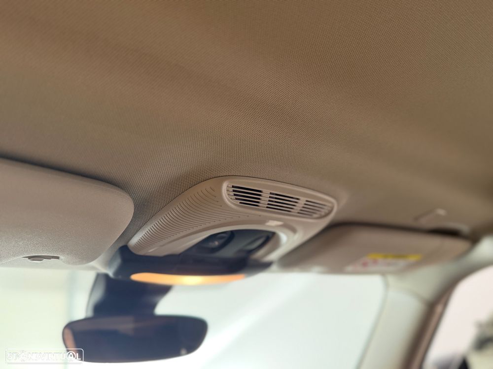 MINI 3 Portas Cooper SE Essential - 31