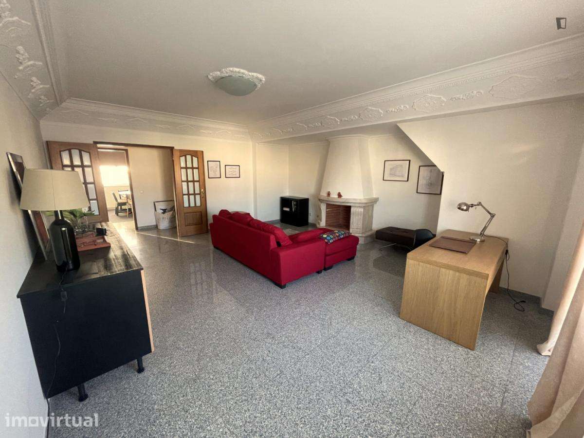 Quarto - localizado em Lisbon - Grande imagem: 4/27