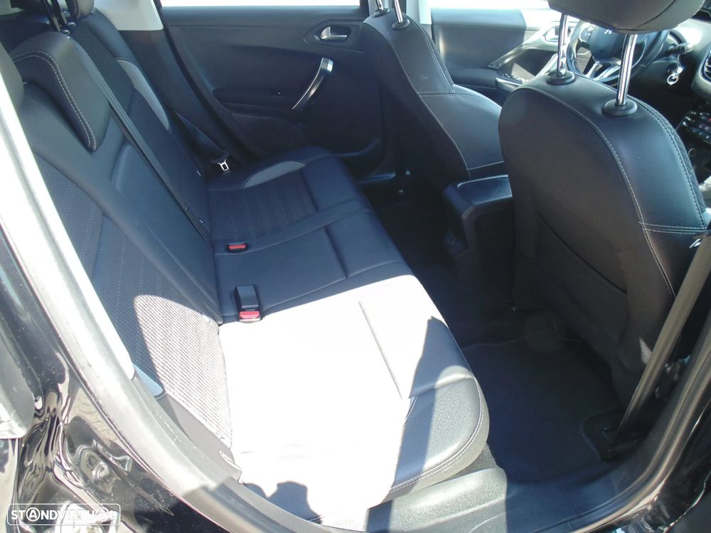 Peugeot 2008 1.6 BlueHDi Allure - 16