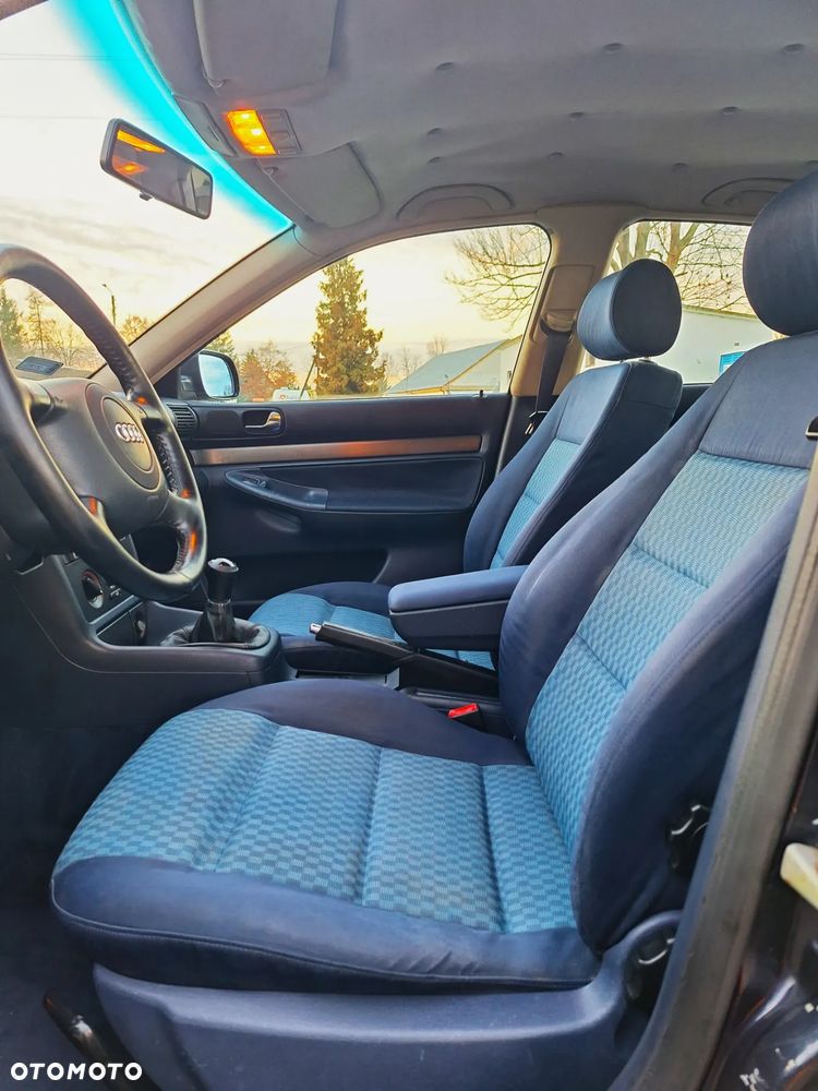 Audi A4 Limousine - 13