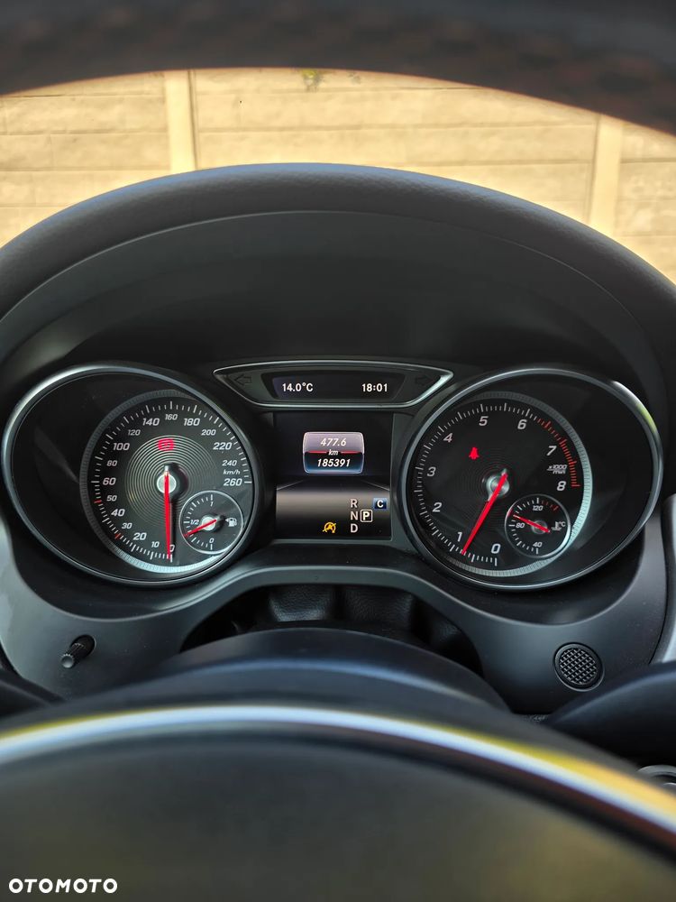 Mercedes-Benz CLA 180 7G-DCT AMG Line - 23