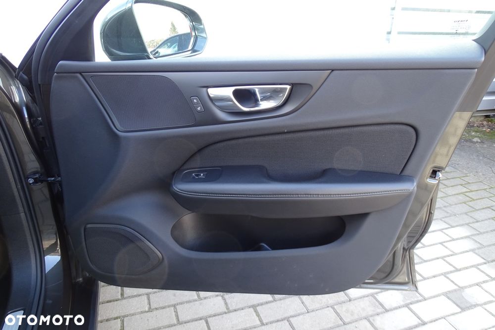 Volvo V60 D3 Geartronic Momentum - 25
