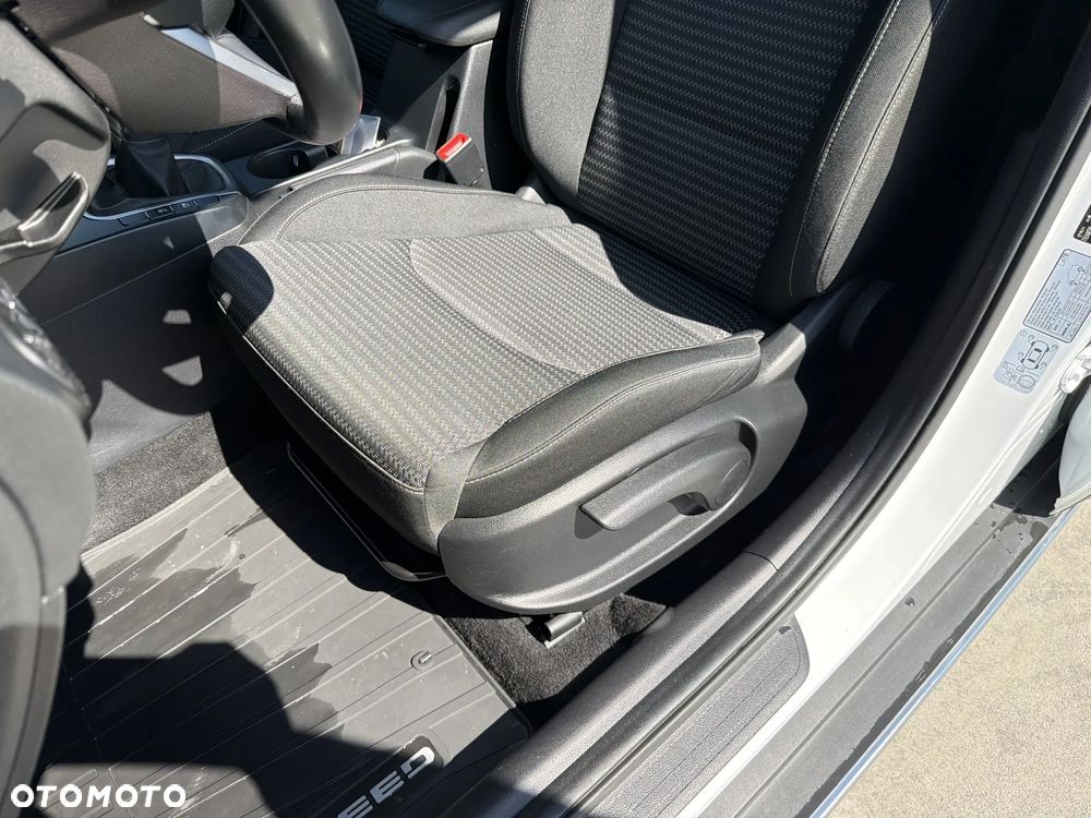 Kia XCeed 1.5 T-GDI M - 12