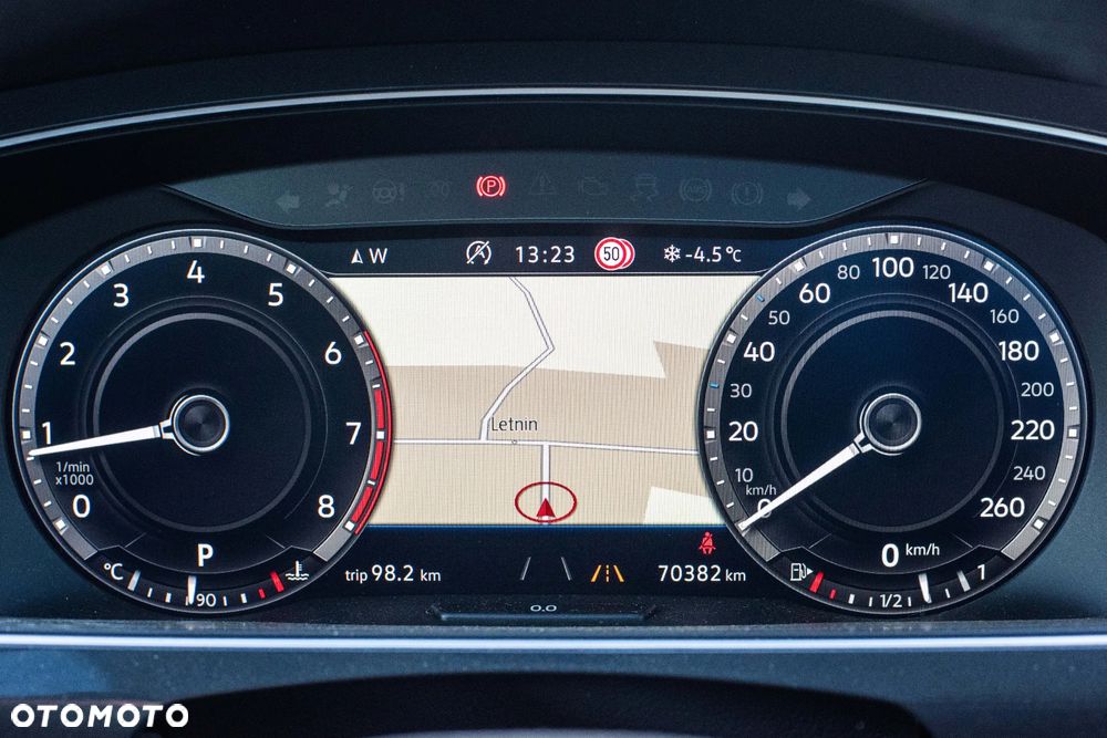 Volkswagen Tiguan - 32