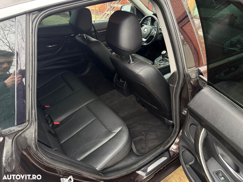 BMW Seria 3 320d GT Luxury Line - 11