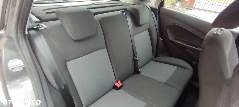 Ford Fiesta 1.25 Celebration - 12