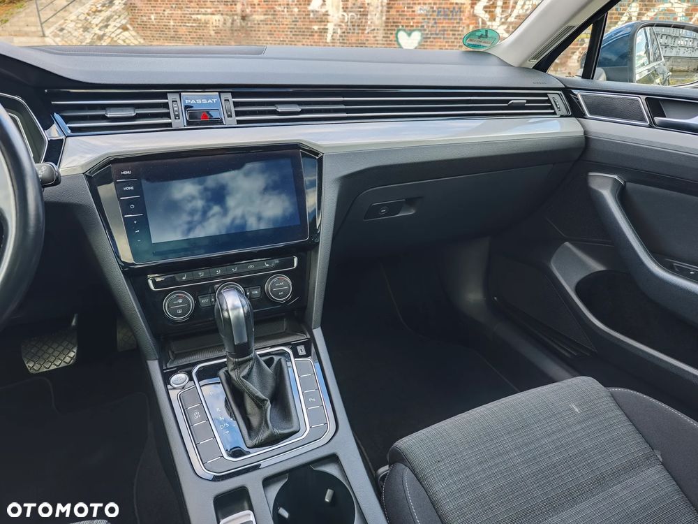Volkswagen Passat 2.0 TDI Business DSG - 17