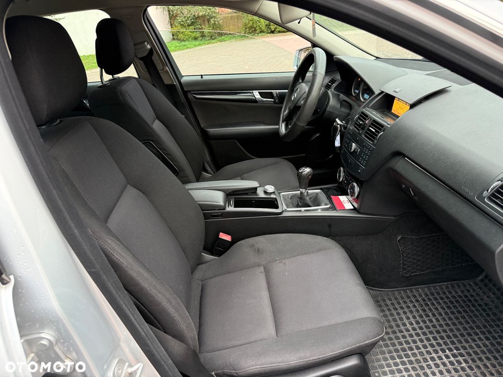 Mercedes-Benz Klasa C 220 CDI Elegance - 10
