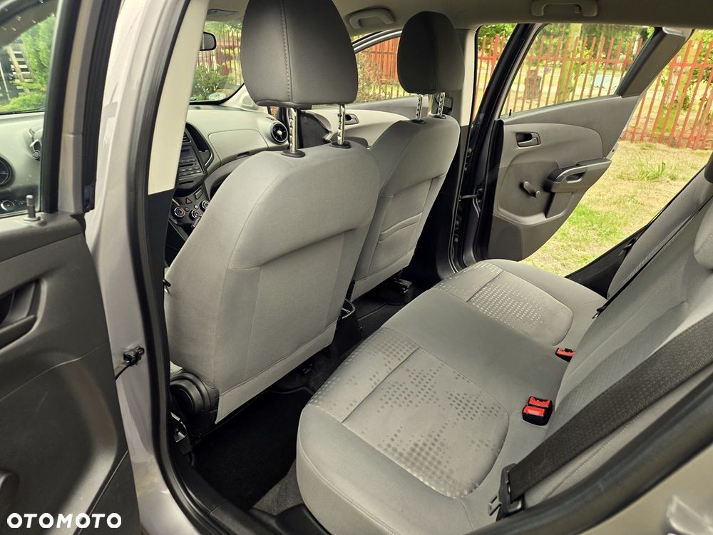 Chevrolet Aveo 1.2 LS - 23