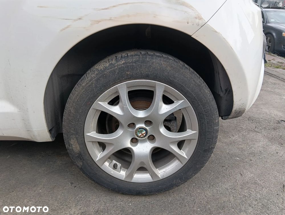 *ALFA ROMEO MITO* Samochód na części - 8