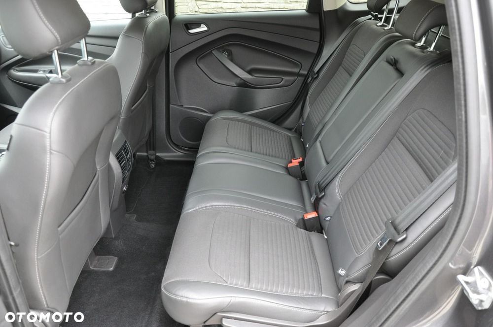 Ford Kuga 1.5 EcoBoost 2x4 Titanium - 10
