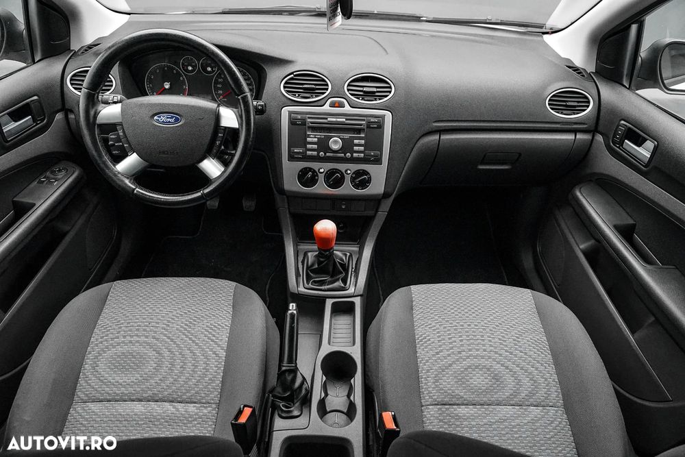 Ford Focus 1.6 16V Ambiente - 8