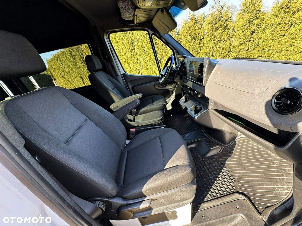 Mercedes-Benz Sprinter - 21