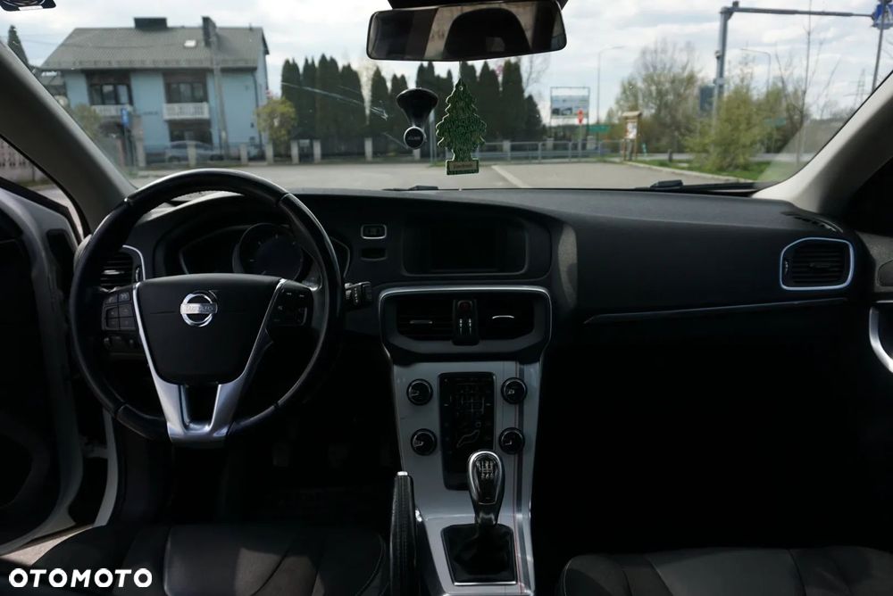 Volvo V40 D2 Base - 16