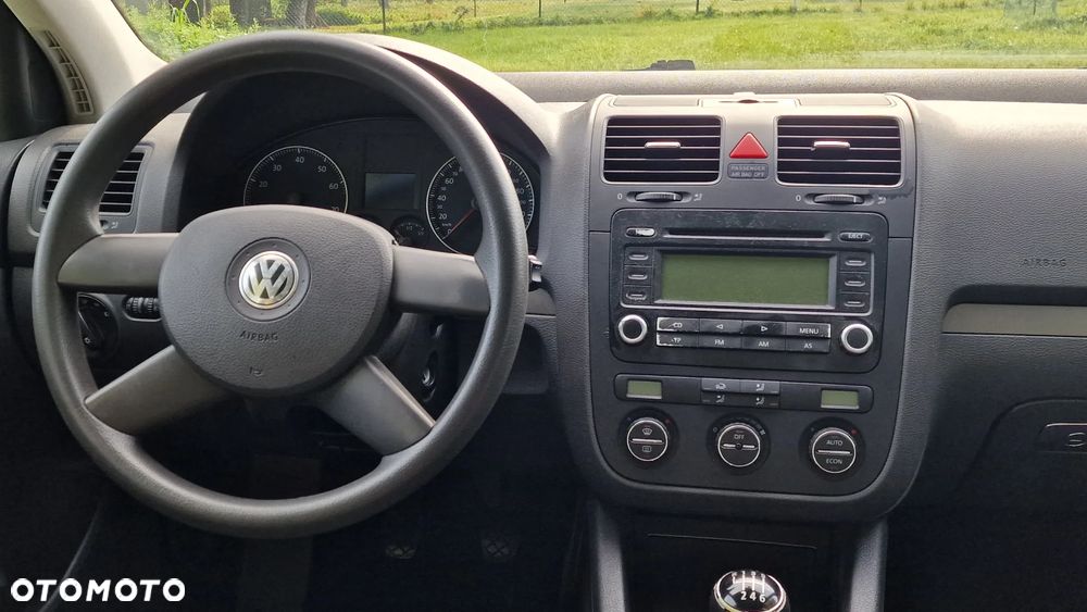 Volkswagen Golf - 23