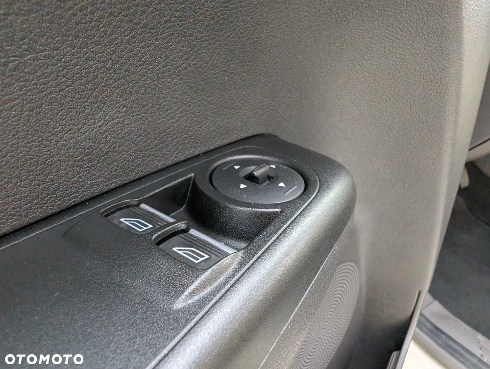 Ford Tourneo Courier 1.5 TDCi Trend - 19