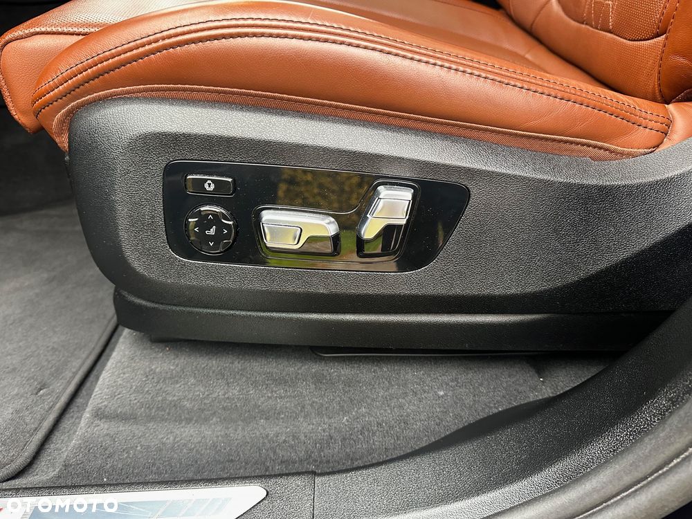 BMW X5 xDrive40i - 26