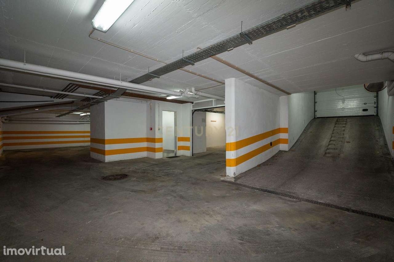 Garagem, Montijo e Afonsoeiro, Rua Mário Miguel de Sousa Rama - Grande imagem: 2/8
