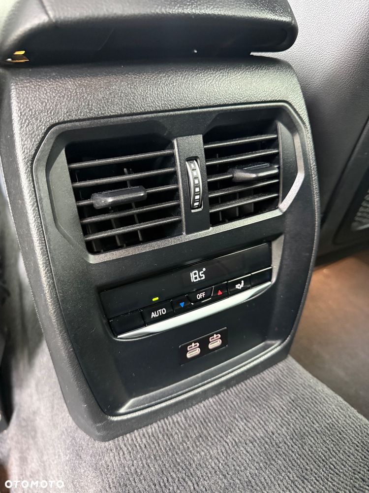 BMW Seria 3 320d xDrive M Sport sport - 29