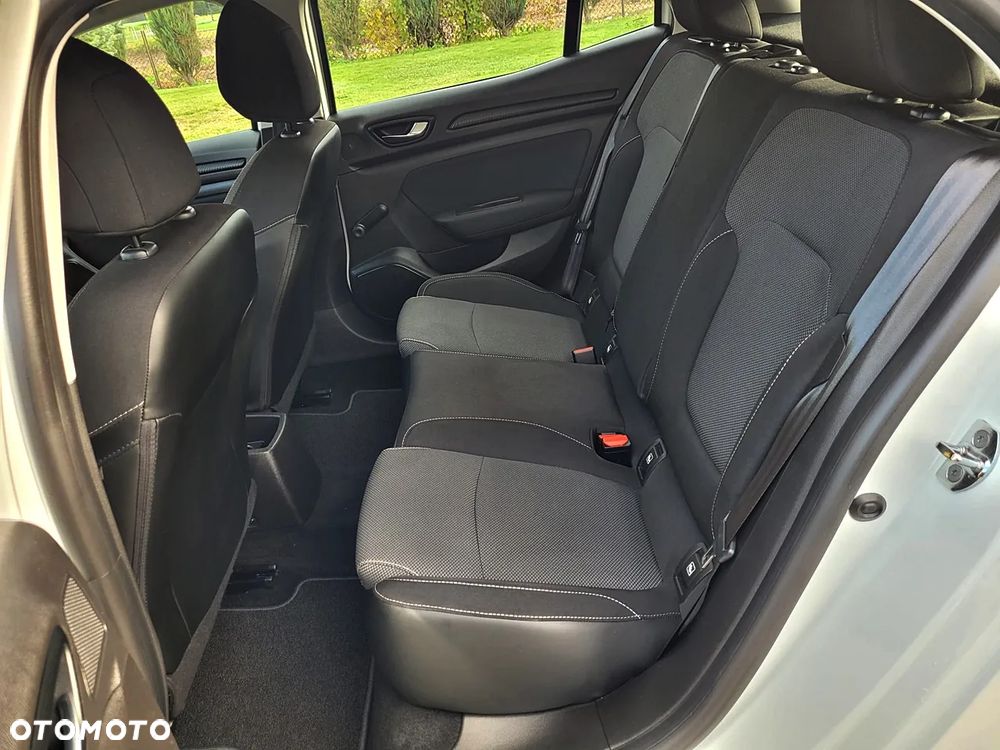 Renault Megane TCe 115 GPF LIFE - 22