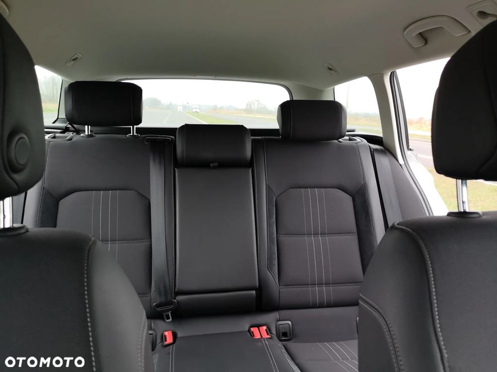 Volkswagen Passat - 9