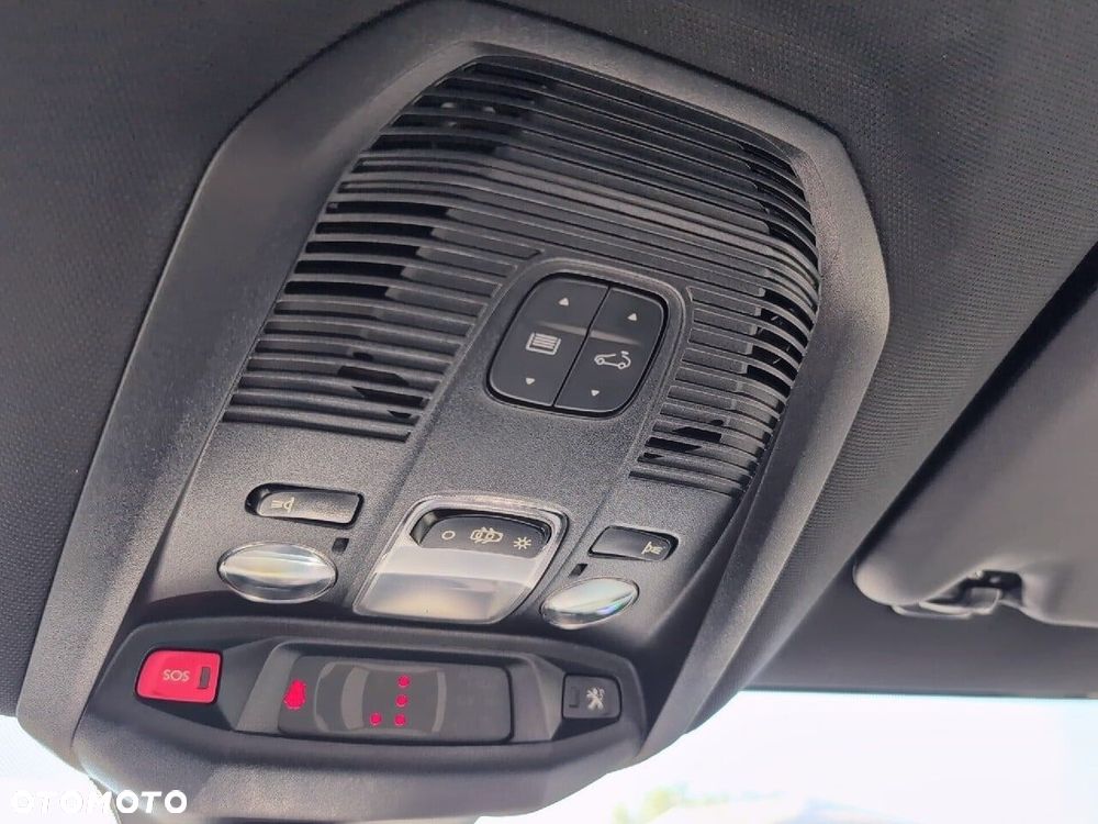 Peugeot 3008 1.6 PureTech Hybrid4 PHEV GT S&S EAT8 - 28