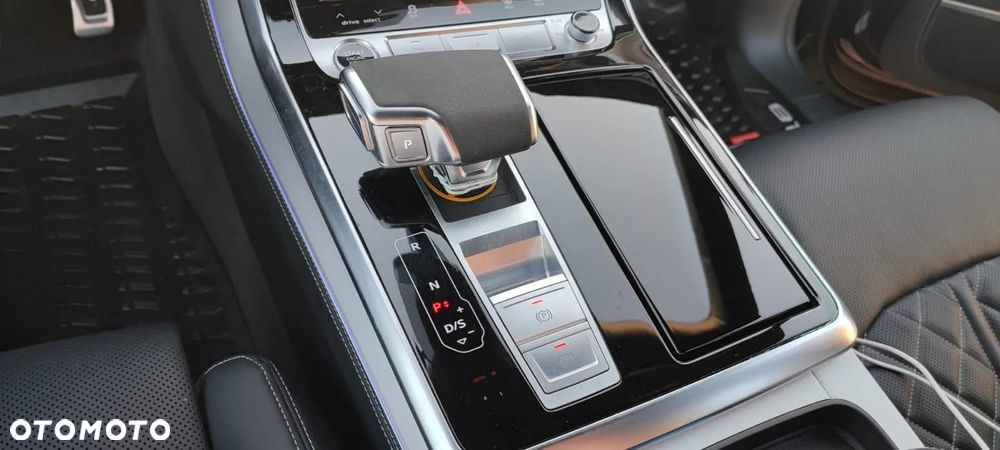 Audi Q8 - 30