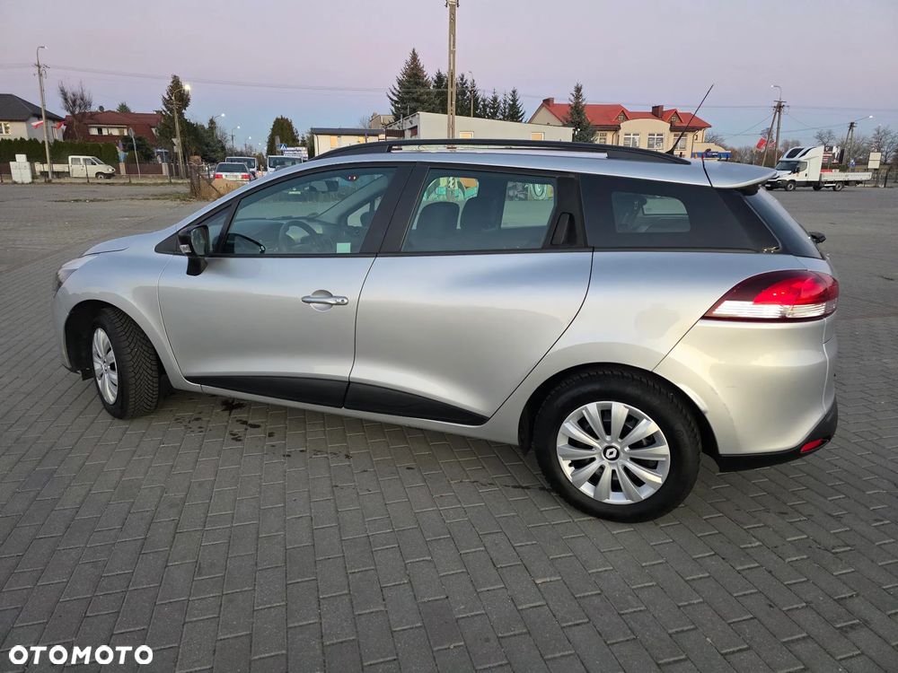 Renault Clio 1.2 16V 75 Expression - 5