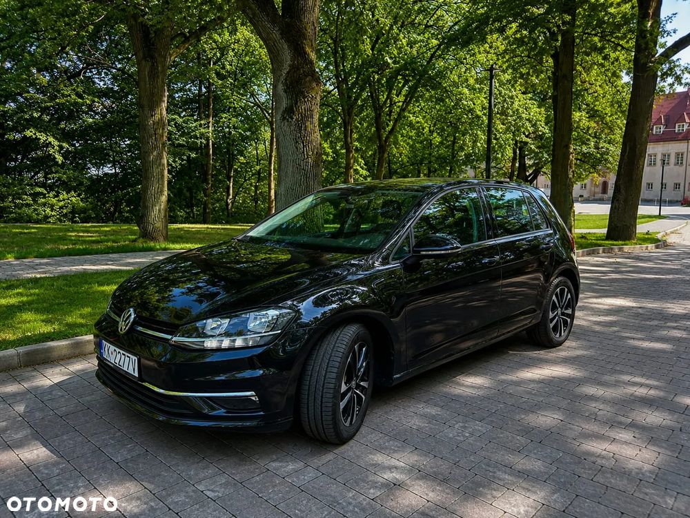 Volkswagen Golf - 1
