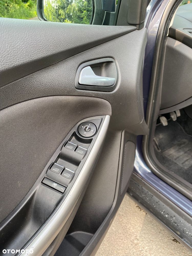 Ford Focus 1.0 EcoBoost Trend - 22