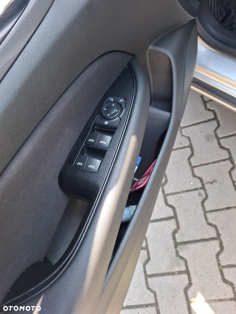 Opel Insignia 1.5 T Innovation S&S Eco - 10