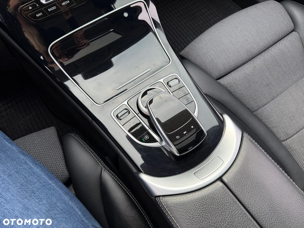 Mercedes-Benz Klasa C 180 7G-TRONIC Exclusive - 21