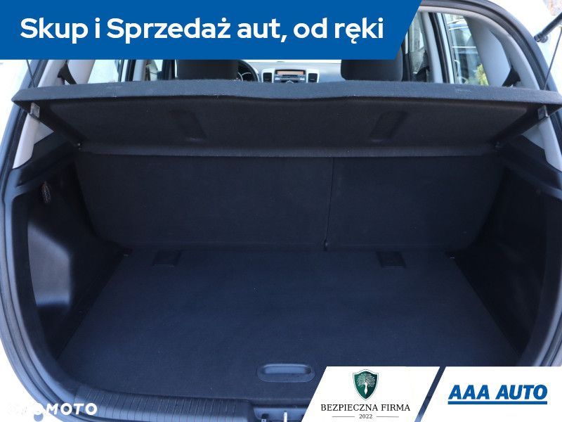 Kia Venga - 15