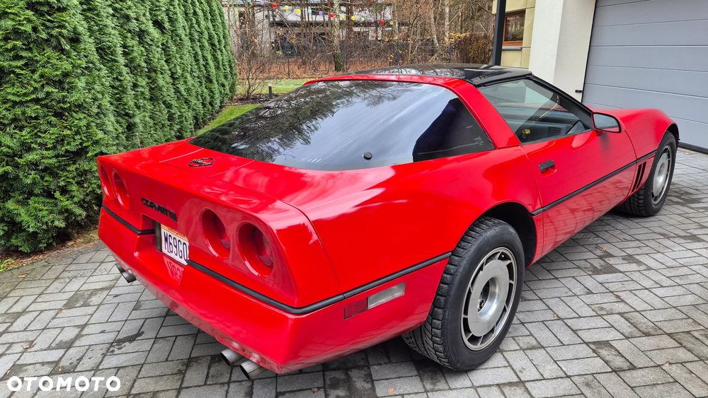 Chevrolet Corvette - 4