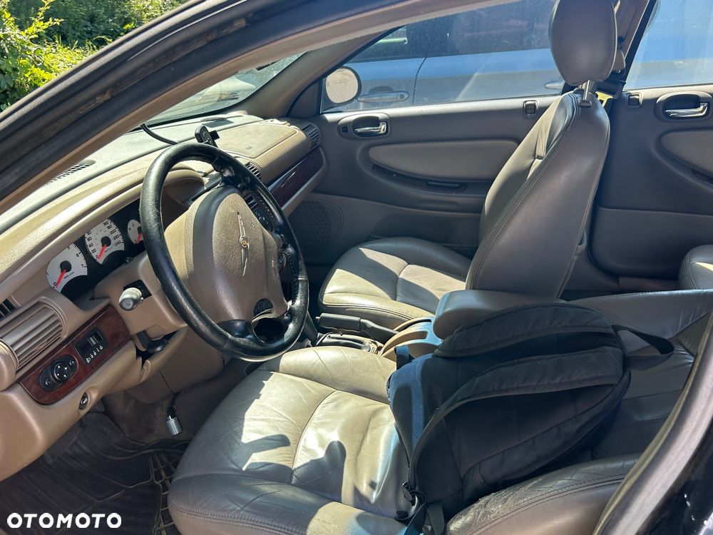Chrysler Sebring - 4