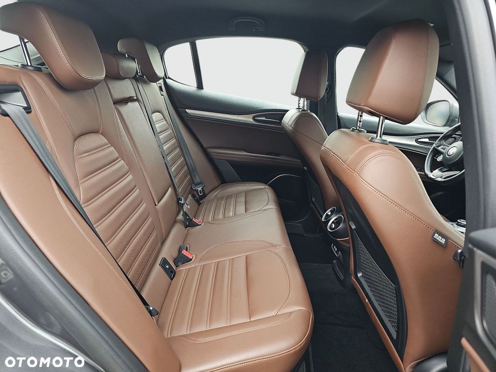 Alfa Romeo Stelvio 2.0 Turbo Veloce Q4 - 22