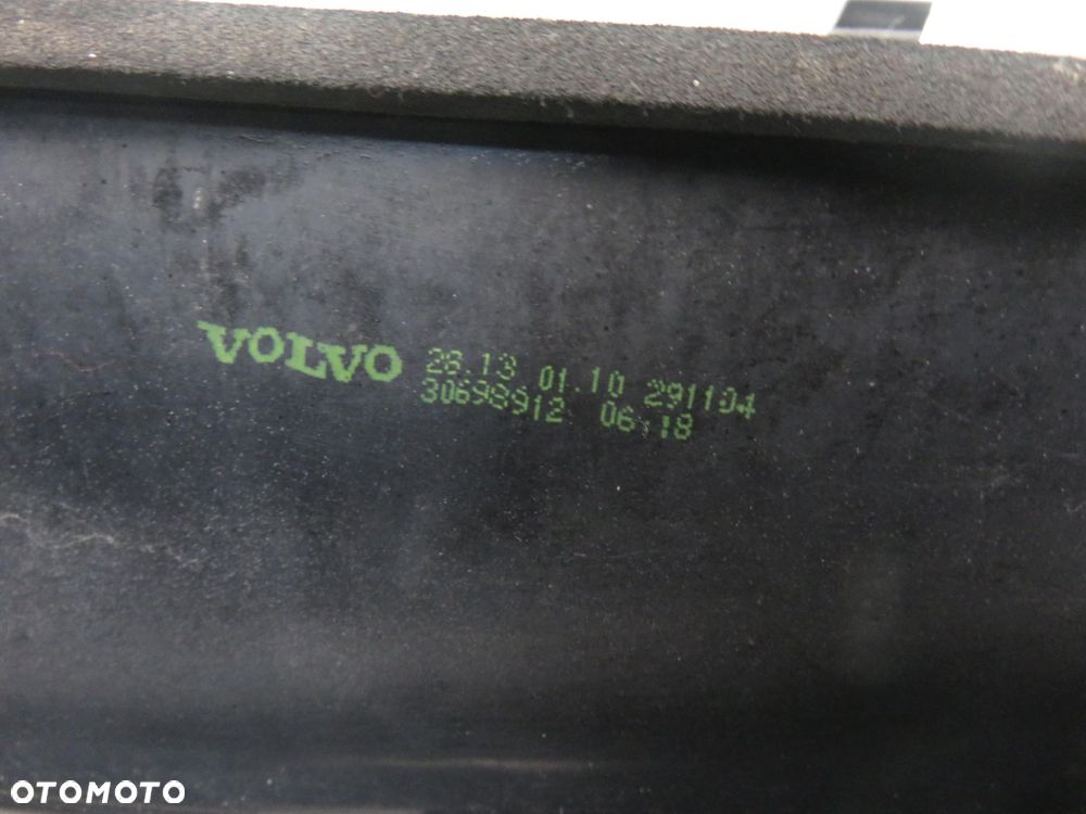LAMPA LEWA TYLNA VOLVO S40 II 30698912 - 2
