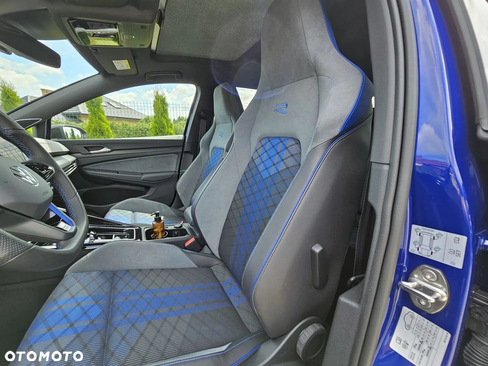 Volkswagen Golf - 8