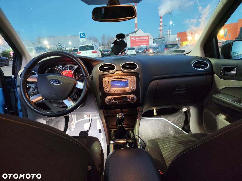 Ford Focus 1.6 TDCi Ambiente DPF - 9